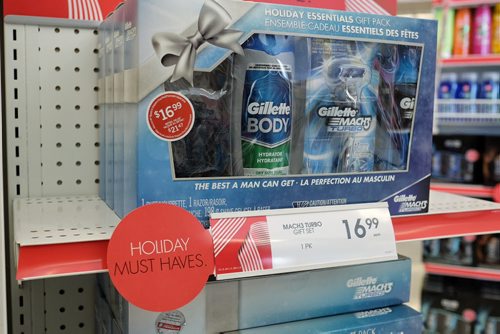 Christmas promotions are in full swing at some retailers like this Shoppers Drug Mart Monday morning.  151109 November 09, 2015 MIKE DEAL / WINNIPEG FREE PRESS