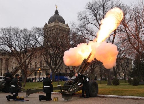 Canadian Forces 26th Field Artillery Regiment from Brandon , Manitoba does a 15 gun Vice Regal Salute at the Manitoba Legislature Monday to mark the xx throne speech  Nov 16, 2015   (JOE BRYKSA / WINNIPEG FREE PRESS)
