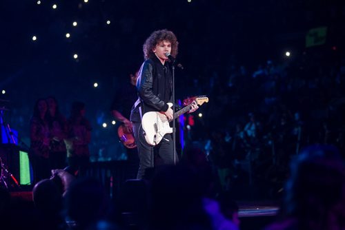 Around 16,000 Manitoba students and teachers take in WE Day Manitoba at the MTS Centre Monday, where inspirational speakers and performers helped celebrate youth making a difference in their communities. Canadian singer/songwriter Francesco Yates performs on stage at WE Day. 151116 - Monday, November 16, 2015 -  MIKE DEAL / WINNIPEG FREE PRESS