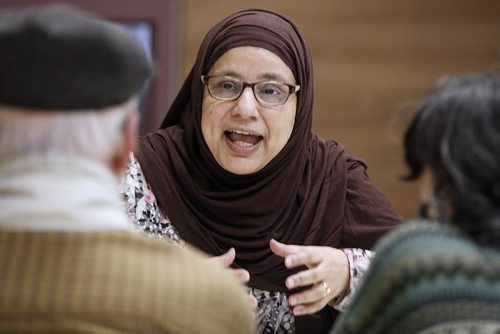 November 22, 2015 - 151122  - Shahina Siddiqui speaks to curious attendees during an open house at Winnipeg's Grand Mosque Sunday, November 22, 2015.  John Woods / Winnipeg Free Press