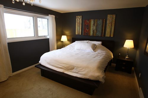 Re-sale home at 11 Vassar Road in Fort Richmond.  Master bedroom.
November 24, 2015 Mike Deal / Winnipeg Free Press