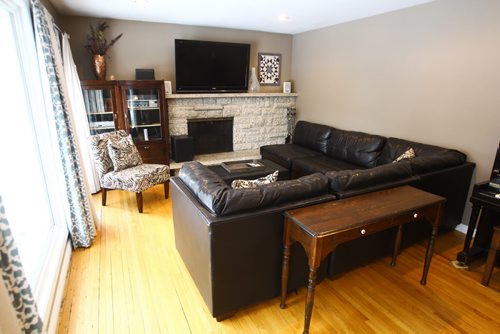 Re-sale home at 11 Vassar Road in Fort Richmond.  November 24, 2015 Mike Deal / Winnipeg Free Press