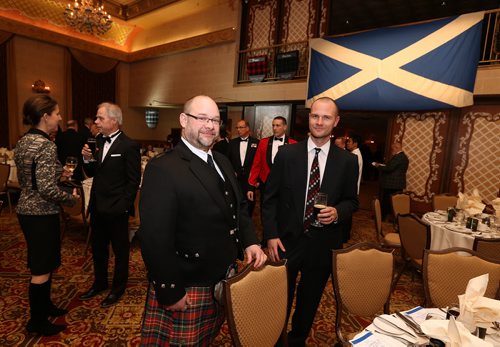 Attendees enjoy pre-dinner drinks at the St. Andrews Society of Winnipeg's 145th annual celebration dinner on Nov. 20 at the Fort Garry Hotel.  Photo by Jason Halstead/Winnipeg Free Press RE: Social Page, Nov. 28, 2015
