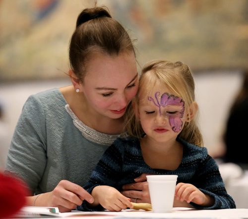 Jessica Lagimodiere and her daughter, Violet, 5, enjoying hot chocolate with marshmallows at the Winnipeg Art Gallery, Saturday, December 5, 2015. (TREVOR HAGAN/WINNIPEG FREE PRESS)