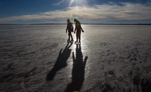 The whole of Clear Lake has frozen flat and almost perfectly clear which many are saying is a very rare event. 151207 - Monday, December 7, 2015 -  MIKE DEAL / WINNIPEG FREE PRESS