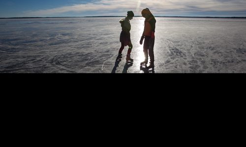 The whole of Clear Lake has frozen flat and almost perfectly clear which many are saying is a very rare event. 151207 - Monday, December 7, 2015 -  MIKE DEAL / WINNIPEG FREE PRESS