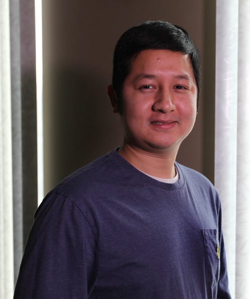Tuan Huynh, a deaf immigrant from Vietnam who has been helped by an interpreter from REES, a United Way service which helped him in learning American Sign Language and employment services. See Jessica Botelho-Urbanski's story.  Dec 08, 2015 Ruth Bonneville / Winnipeg Free Press