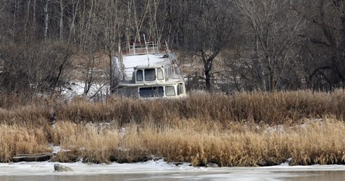 49.8  OLD BOATS. The Lady Winnipeg near the Red River just south of the Howard Pawley Bridge.  Bill Redekop story   Wayne Glowacki / Winnipeg Free Press Dec. 8  2015