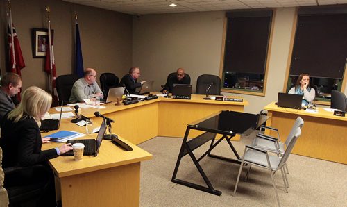 West St Paul councillors sit in chambers t Thursday as the Municipality accepts an report on confict to interest by former counsellor Dan Garcea. See Bill Redekopp story. December 10, 2015 - (Phil Hossack / Winnipeg Free Press)