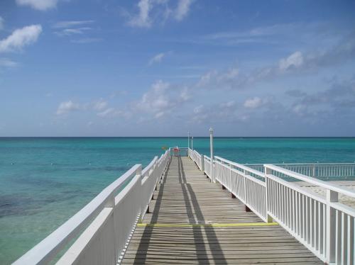 Jamaica...You get what you pay for Escaping cold doesn't make up for less than luxurious 3-star resort.  One of the docks at the Royal Decameron Resort in Montego Bay.  Viv Draward/Winnipeg Free Press
