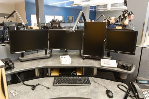 A tour of the new Winnipeg Police Service Headquarters at 245 Smith Street. The emergency call centre where 911 operators answer emergency calls. 151214 - Monday, December 14, 2015 -  MIKE DEAL / WINNIPEG FREE PRESS