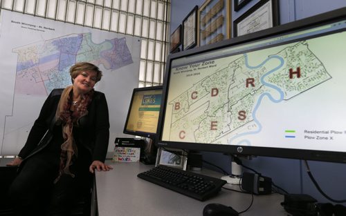 Winnipeg City Councillor Janice Lukes in her office with the map on her website of the snow zones in her ward and a simple explanation for the different winter parking bans.   Also Santin story. Wayne Glowacki / Winnipeg Free Press Dec. 15   2015