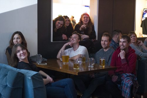 DAVID LIPNOWSKI / WINNIPEG FREE PRESS 151210  The bar crowd takes in the spelling bee(r) Thursday December 10, 2015. Every two months the Good Will Social Club hosts an event called "spelling bee(r)".    49.8 INTERSECTION story