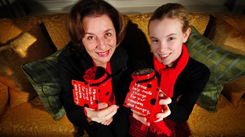 01/30/2008 - Ottawa - 12 year old Hannah Taylor of Winnipeg spent the night at Stornoway, Opposition Leader Stephane Dion's home.  Taylor sits with Janine Krieber, wife of Dion. Photo By Ashley Fraser, Winnipeg Free Press - Reporter: Mia Rabson