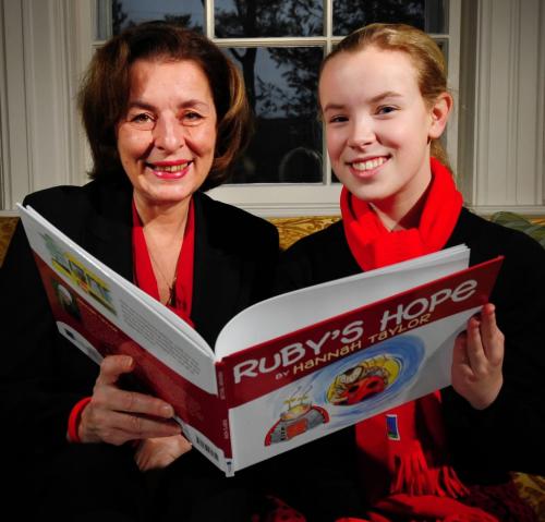01/30/2008 - Ottawa - 12 year old Hannah Taylor of Winnipeg spent the night at Stornoway, Opposition Leader Stephane Dion's home.  Taylor sits with Janine Krieber, wife of Dion. Photo By Ashley Fraser, Winnipeg Free Press - Reporter: Mia Rabson