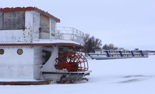 49.8  OLD BOATS. The  Paddlewheel Princess at left and the  River Rouge frozen in the slough north of Selkirk, Mb.  Bill Redekop story   Wayne Glowacki / Winnipeg Free Press Dec. 22  2015