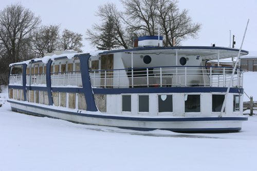 49.8  OLD BOATS. The stern of the River Rouge frozen in the  slough north of Selkirk, Mb.    Bill Redekop story   Wayne Glowacki / Winnipeg Free Press Dec. 22  2015