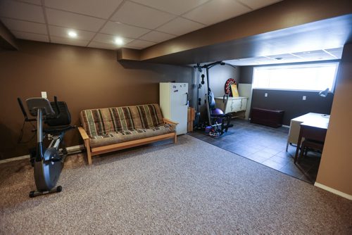 Homes Resale 113 Wayfarers Haven Basement with tiled floor area. 151228 - Monday, December 28, 2015 -  MIKE DEAL / WINNIPEG FREE PRESS