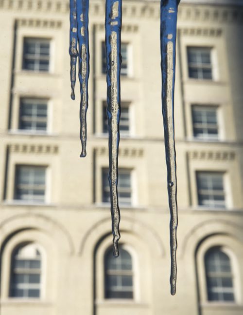 DAVID LIPNOWSKI / WINNIPEG FREE PRESS 160103  Icicles hang in the exchange district Sunday January 3, 2016.