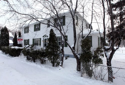 490 Kingsway in Crescentwood, See Todd's story.  January 11, 2016 - (Phil Hossack / Winnipeg Free Press)