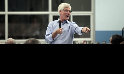 Newly elected Liberal MP and Minister of Natural Resources Jim Carr holds court at the Riverview Community Club Wednesday evening. See Ashley Prest story. January 13, 2016 - (Phil Hossack / Winnipeg Free Press)