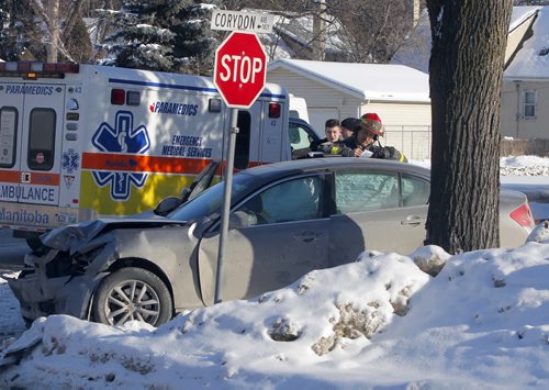 MVC Montrose and Corydon. 2 cars involved. No injuries. Car hit house. BORIS MINKEVICH / WINNIPEG FREE PRESS January 15, 2016