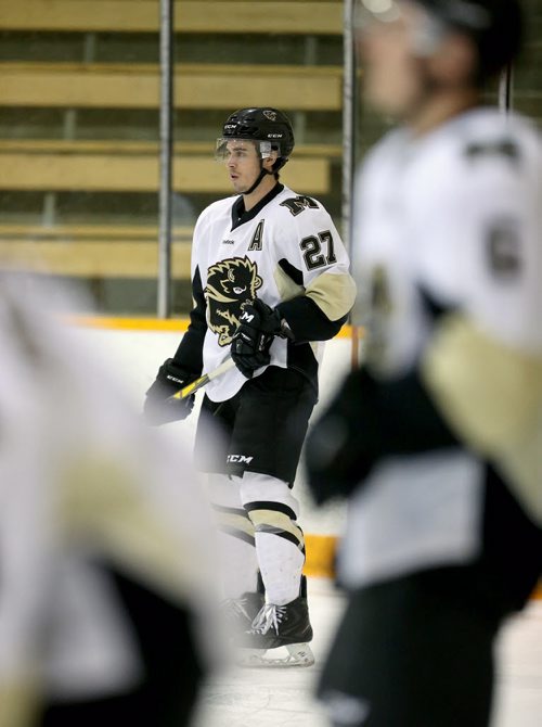 Manitoba Bisons' Jordan DePape, during warmup at the University of Manitoba, Friday, January 15, 2016. (TREVOR HAGAN/WINNIPEG FREE PRESS)