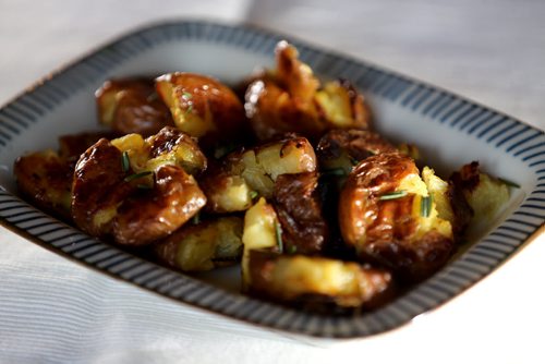 Food front. Smashed Potatoes with Olive Oil and Rosemary, Friday, January 15, 2016. (TREVOR HAGAN/WINNIPEG FREE PRESS)