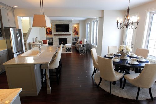 NEW HOMES - 141 Willow Creek Road in Bridgwater Trails. Back kitchen and kitchen eating area. BORIS MINKEVICH / WINNIPEG FREE PRESS January 18, 2016