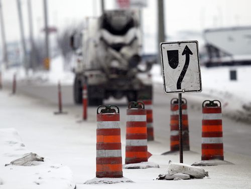 Barracades along Inkster between Burrows and Brookside have been reducing traffic to one lane for over a year and will be there for another year. Kristin Annable story.  January 20, 2016 - (Phil Hossack / Winnipeg Free Press)