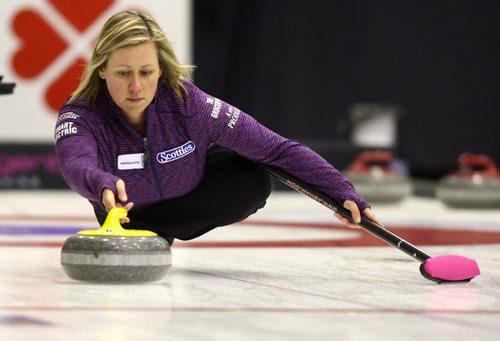 BEAUSEJOUR, MB -Cheryl Reed at the 8:30 draw at Sun Gro Centre for The Scotties Tournament of Hearts Wednesday evening. BORIS MINKEVICH / WINNIPEG FREE PRESS January 20, 2016