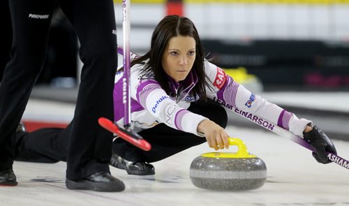 Kerri Einarson throws her shot during the 1 vs 1 playoff game during the 2016 Scotties Tournament of Hearts in Beausejour, Saturday, January 23, 2016. (TREVOR HAGAN/WINNIPEG FREE PRESS)