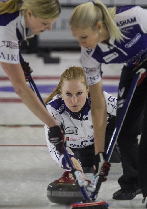 Skip Kristy McDonald throws a rock against Team Einarson during the finals of the Scotties Tournament of Hearts in Beausejour, Manitoba, Sunday afternoon. 160124 - Sunday, January 24, 2016 -  MIKE DEAL / WINNIPEG FREE PRESS