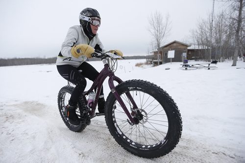 January 24, 2016 - 160124  - Kathryn Adams competes in the Winnipeg Whyteout Fat Bike Race at Fort Whyte Alive Sunday, January 24, 2016. This is  Manitobas first endurance fat bike-only race.   John Woods / Winnipeg Free Press