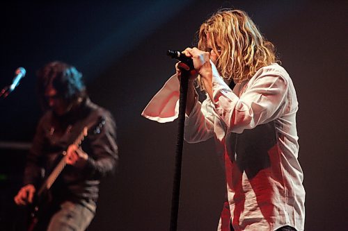 BORIS MINKEVICH / WINNIPEG FREE PRESS 080210 Collective Soul's lead singer Ed Roland belts it out in Winnipeg at the Burton Cummings Theatre.