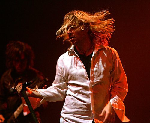 BORIS MINKEVICH / WINNIPEG FREE PRESS 080210 Collective Soul's lead singer Ed Roland belts it out in Winnipeg at the Burton Cummings Theatre.