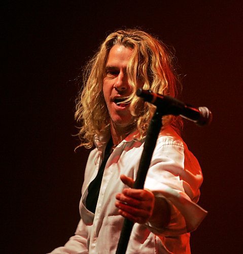 BORIS MINKEVICH / WINNIPEG FREE PRESS  080210 Collective Soul's lead singer Ed Roland belts it out in Winnipeg at the Burton Cummings Theatre.