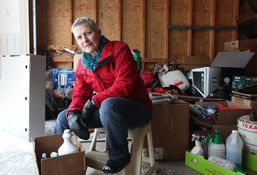 Professional Organizer Susan Macaulay, owner of  Clarity Over Clutter, organizes and and moves boxes of belongings from a homeowner relocating to another city for story for Ent story on decluttering.  See Erin Lebar's story.   Jan 27, 2016 Ruth Bonneville / Winnipeg Free Press