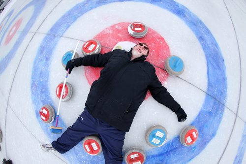 Doug Speirs participates in the media challenge prior to the Ironman Outdoor Curling Bonspiel at The Forks, Friday, February 5, 2016. (TREVOR HAGAN/WINNIPEG FREE PRESS)