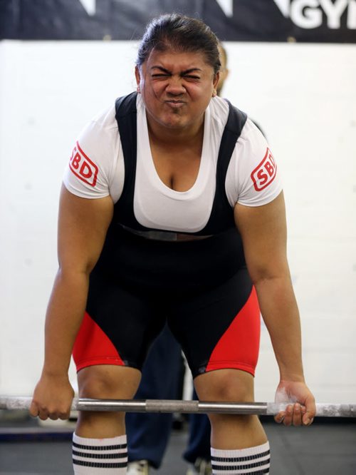 Alyssa Amanda Burg competes in the dead lift during the Manitoba Powerlifting Association event at the Brickhouse Gym, Saturday, February 6, 2016. The event was 3 events, bench press, squat and deadlift. (TREVOR HAGAN/WINNIPEG FREE PRESS)