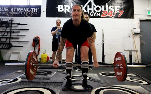 Jessica Antony competes in the dead lift during the Manitoba Powerlifting Association event at the Brickhouse Gym, Saturday, February 6, 2016. The event was 3 events, bench press, squat and deadlift. (TREVOR HAGAN/WINNIPEG FREE PRESS)