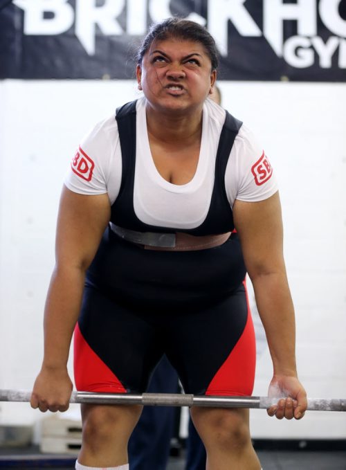 Alyssa Amanda Burg competes in the dead lift during the Manitoba Powerlifting Association event at the Brickhouse Gym, Saturday, February 6, 2016. The event was 3 events, bench press, squat and deadlift. (TREVOR HAGAN/WINNIPEG FREE PRESS)