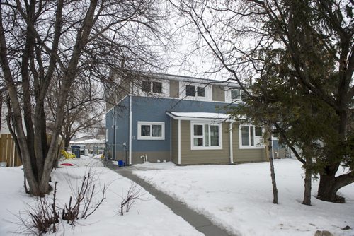 DAVID LIPNOWSKI / WINNIPEG FREE PRESS  A police cruiser was parked outside of 15 Treger Bay Friday February 19, 2016 in connection with the Cooper Nemeth case.