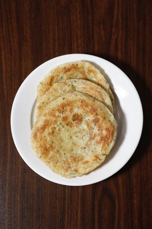 JOHN WOODS / WINNIPEG FREE PRESS Indian chive pancake at the Northern Chinese restaurant Jinlin, Sunday, February 28, 2016.