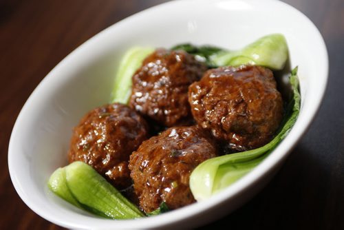 JOHN WOODS / WINNIPEG FREE PRESS Stewed meatballs in brown sauce at the Northern Chinese restaurant Jinlin, Sunday, February 28, 2016.