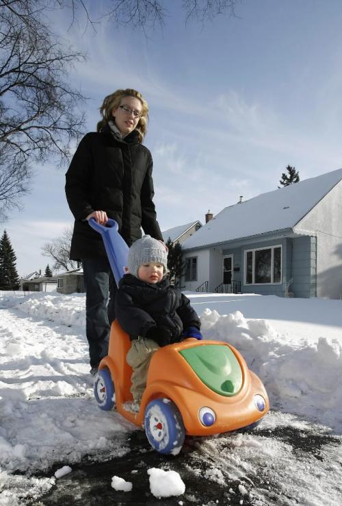 John Woods / Winnipeg Free Press / February 24, 2008 - 080224 - Kelsey Zaste plays with her two year old son Olsen Sunday February 18, 2008.  Zaste is a single mom and commented on the budget for Bruce Owens story.
