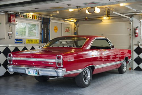 DAVID LIPNOWSKI / WINNIPEG FREE PRESS 151023  Kevin Torrance's 1967 Ford Fairlane  For Classic Cruising