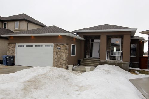 BORIS MINKEVICH / WINNIPEG FREE PRESS HOMES - 23 Wavecrest Cove. Exterior. Photo taken March 08, 2016