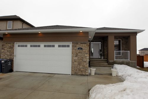 BORIS MINKEVICH / WINNIPEG FREE PRESS HOMES - 23 Wavecrest Cove. Exterior. Photo taken March 08, 2016