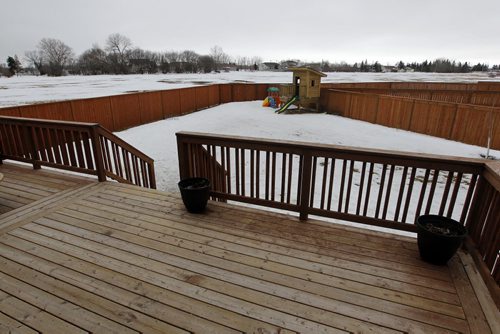 BORIS MINKEVICH / WINNIPEG FREE PRESS HOMES - 23 Wavecrest Cove. Back yard. Photo taken March 08, 2016